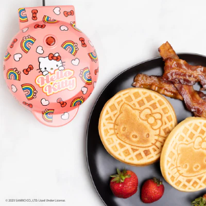 WM3KITHK1 UNCANNY BRANDS Mini Waffle Maker Hello Kitty